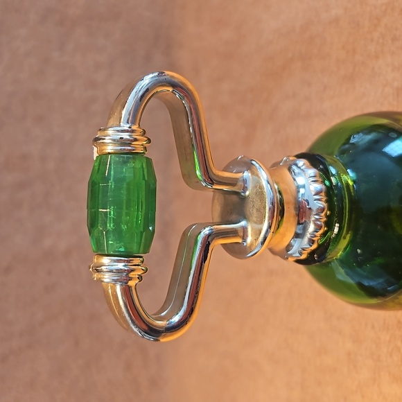 AVON Vintage Emerald Green Bell Decanter 1978 Sweet Honesty Cologne EMPTY T11 - Picture 4 of 7